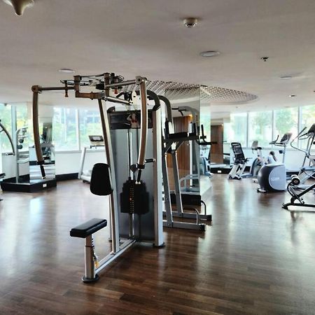 Bgc Fresh & Cozy Studio Near Burgos Circle With Fast Internet Connection 마닐라 외부 사진