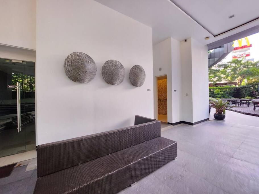 Bgc Fresh & Cozy Studio Near Burgos Circle With Fast Internet Connection 마닐라 외부 사진